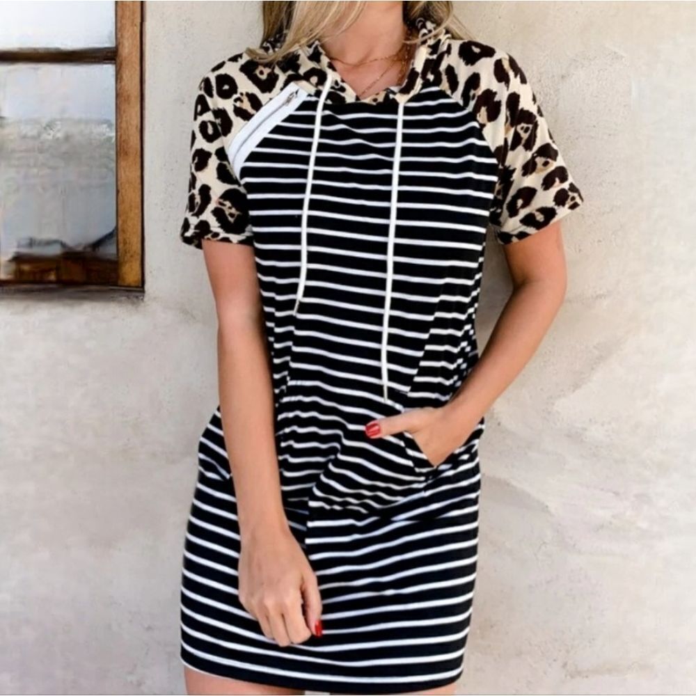 AMOLI In The Hood Hoodie Dress